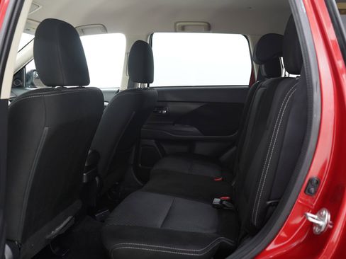 Used 2017 Mitsubishi Outlander ES FWD image 15