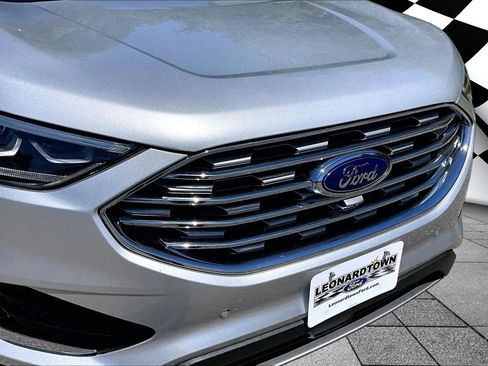 Certified 2019 Ford Edge Titanium w/ Equipment Group 301A FWD image 28