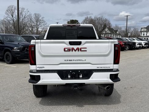 Used 2025 GMC Sierra 2500 Denali image 6