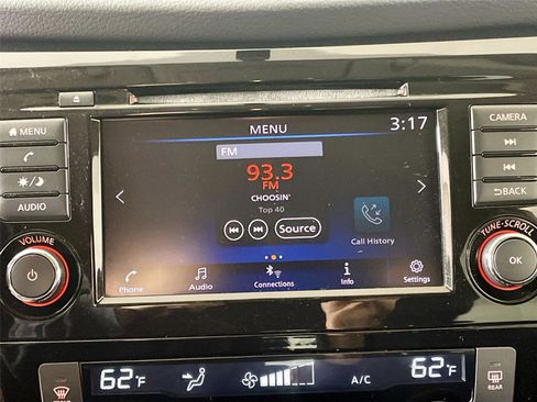 Used 2018 Nissan Rogue SV image 7