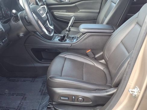 Used 2023 GMC Acadia SLT w/ Technology Package AWD/4WD image 14