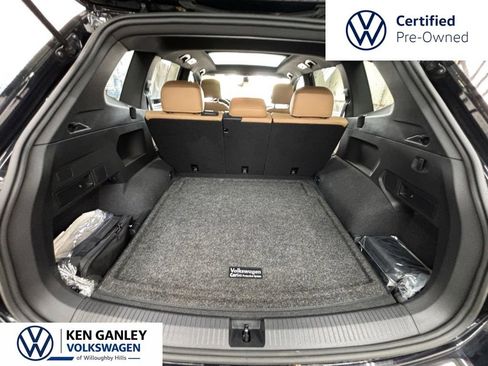 Certified 2023 Volkswagen Tiguan SE w/ Panoramic Sunroof Package AWD/4WD image 27