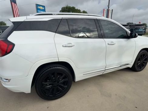 Used 2020 GMC Terrain Denali w/ Denali Premium Package FWD image 8
