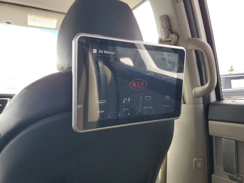 Used 2019 Kia Sedona EX w/ EX Premium Package image 35