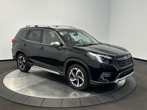Used 2022 Subaru Forester Touring AWD/4WD image 2
