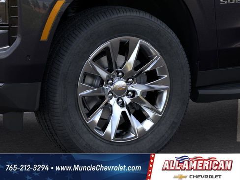 New 2025 Chevrolet Suburban Premier image 9