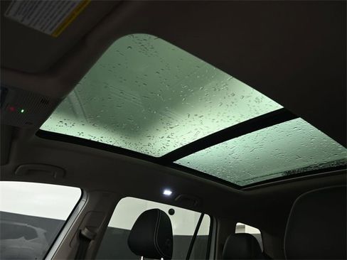 New 2026 Volkswagen Atlas SE image 2