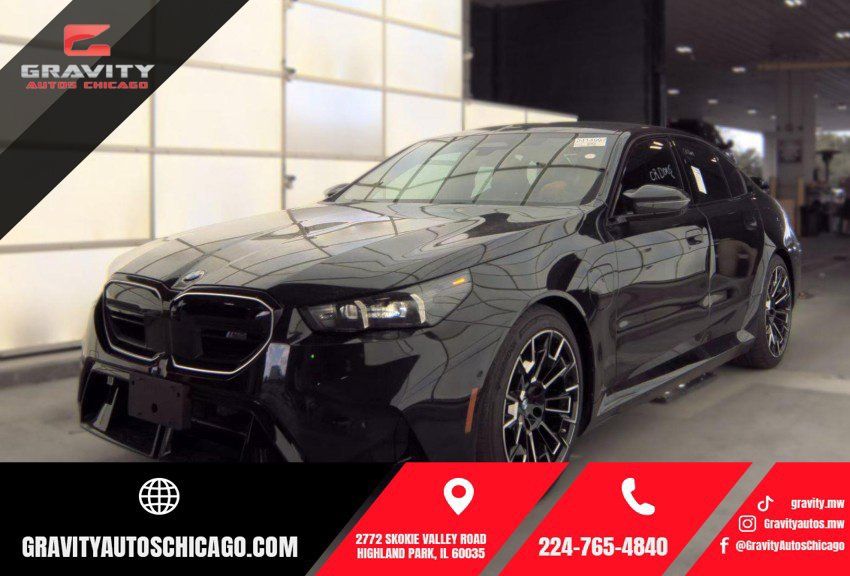 Used 2025 BMW M5 w/ Carbon Package AWD/4WD image 1