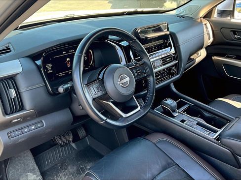 Used 2022 Nissan Pathfinder Platinum w/ Cargo Package image 13