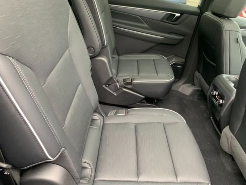Used 2026 Buick Enclave Sport Touring w/ Power Package AWD/4WD image 15