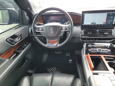 Used 2024 Lincoln Navigator Premiere image 20