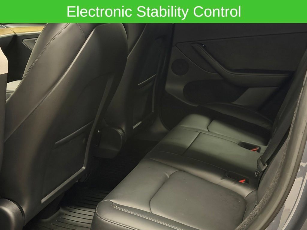 Used 2023 Tesla Model Y Long Range AWD/4WD image 23