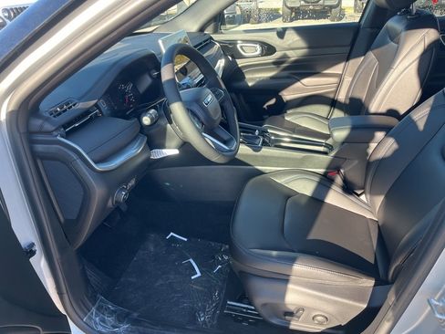 New 2026 Jeep Compass Limited image 19