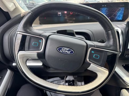 Used 2025 Ford Expedition Max Platinum w/ Driver's Package AWD/4WD image 37