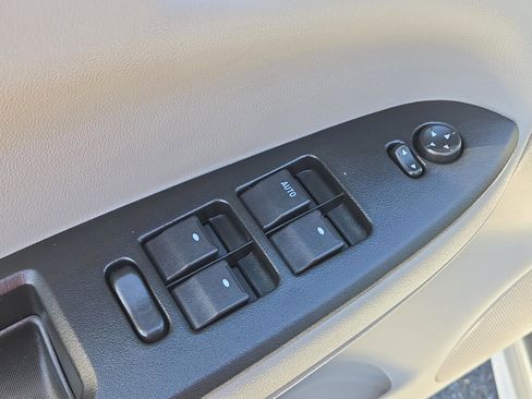 Used 2010 Chevrolet Impala LS image 11