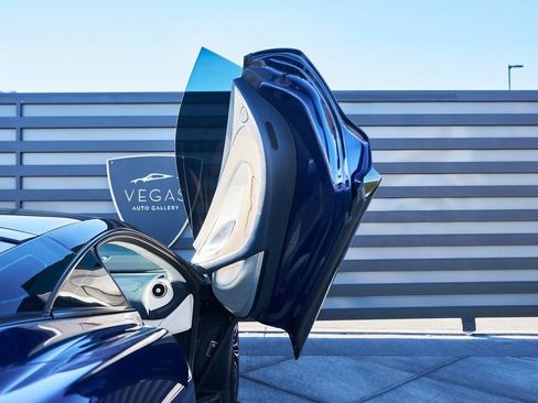 Used 2022 McLaren GT RWD image 26