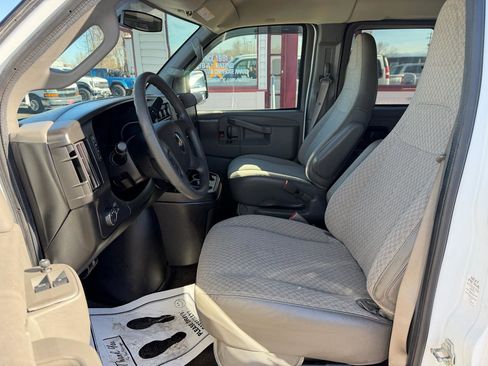 Used 2017 Chevrolet Express 3500 LT w/ LT Preferred Equipment Group image 11