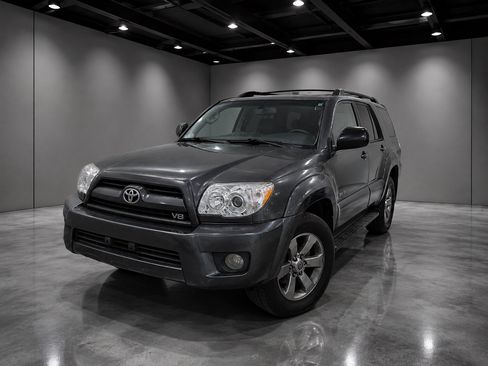Used 2007 Toyota 4Runner Limited AWD/4WD image 1