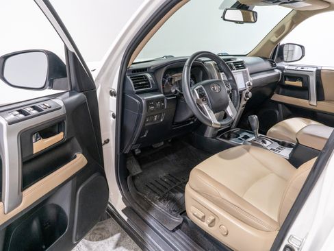 Used 2020 Toyota 4Runner SR5 Premium w/ Moonroof Package RWD image 12