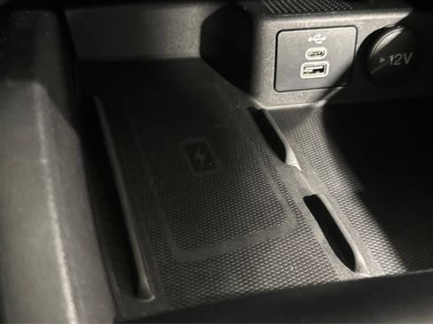 Used 2025 Ford Escape Platinum image 35