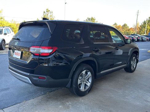 New 2025 Honda Pilot EX-L image 5