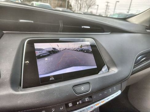 Used 2023 Cadillac XT4 Luxury w/ Cold Weather Package image 14