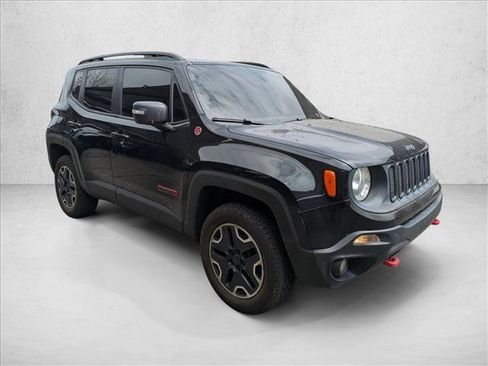Used 2016 Jeep Renegade Trailhawk w/ Premium Trailhawk Package AWD/4WD image 3