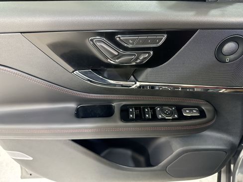 New 2026 Lincoln Corsair Reserve image 12