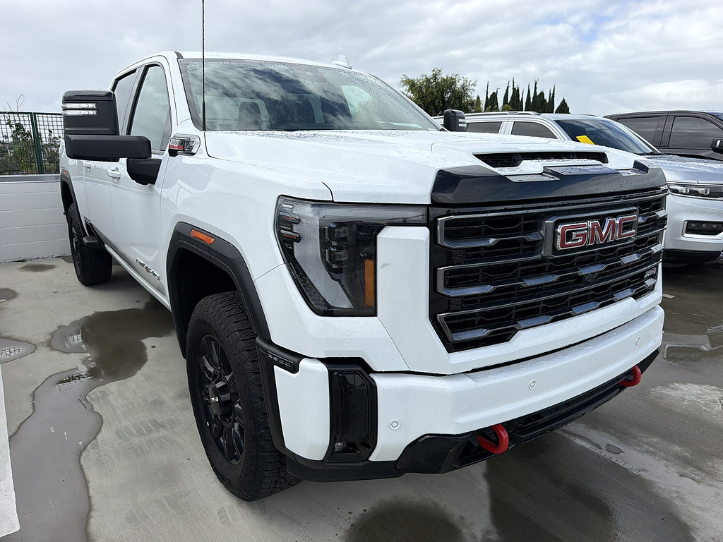 Used 2026 GMC Sierra 2500 AT4 AWD/4WD image 3