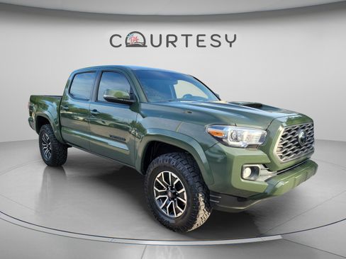 Used 2022 Toyota Tacoma TRD Sport w/ Technology Package RWD image 5