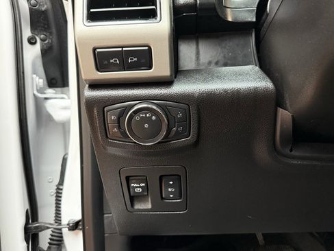 Used 2018 Ford F150 Lariat w/ Equipment Group 502A Luxury image 23