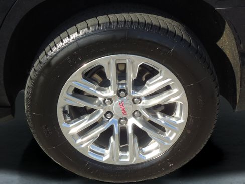 Used 2023 GMC Yukon SLT w/ SLT Luxury Package AWD/4WD image 9