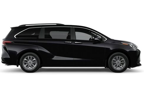 New 2026 Toyota Sienna XLE image 12