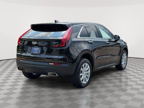 Used 2022 Cadillac XT4 Luxury w/ Cold Weather Package AWD/4WD image 8