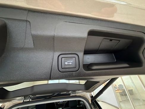 Used 2023 GMC Acadia AT4 AWD/4WD image 17