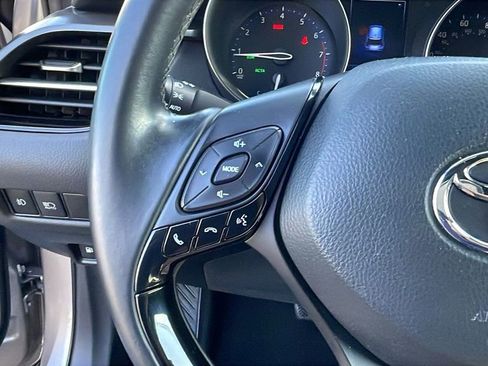 Used 2018 Toyota C-HR XLE image 25