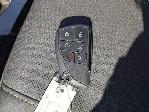 New 2025 Chevrolet Suburban Premier image 34