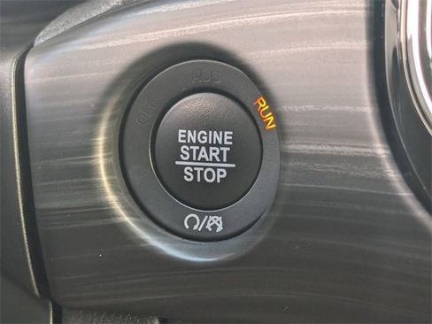 Used 2021 Jeep Grand Cherokee Laredo X image 26