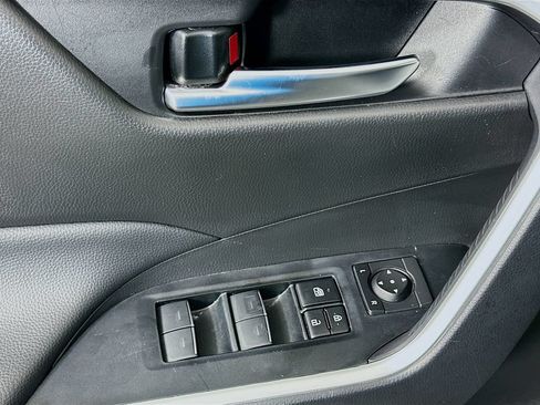 Certified 2025 Toyota RAV4 XLE FWD image 17