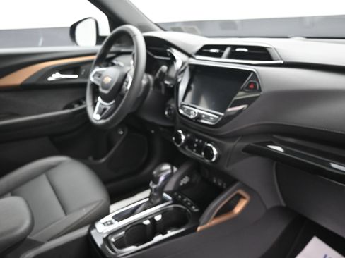 Certified 2023 Chevrolet TrailBlazer ACTIV w/ Sun and Liftgate Package FWD image 31