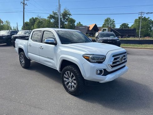 Used 2021 Toyota Tacoma Limited image 7