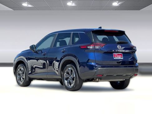 Used 2025 Nissan Rogue SV FWD image 7
