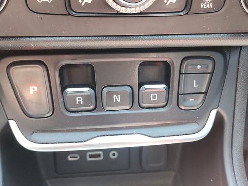 Used 2020 GMC Terrain SLE w/ Driver Convenience Package FWD image 29