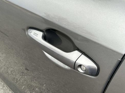 Used 2018 Toyota Highlander Limited image 14