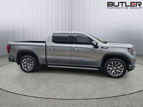 Used 2023 GMC Sierra 1500 Denali w/ Denali Reserve Package AWD/4WD image 3