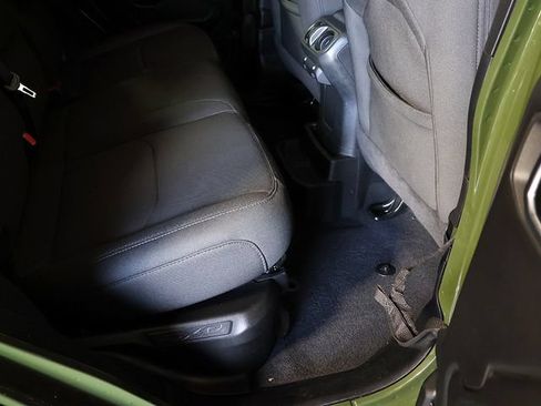 Used 2023 Jeep Wrangler Unlimited w/ Cold Weather Group AWD/4WD image 34