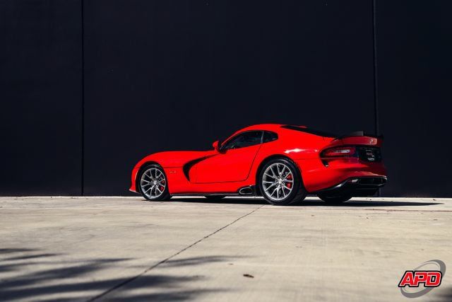 Used 2013 SRT Viper GTS w/ GTS Laguna Interior Pkg RWD image 21