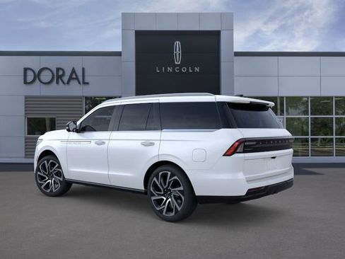 New 2026 Lincoln Navigator Reserve AWD/4WD image 4