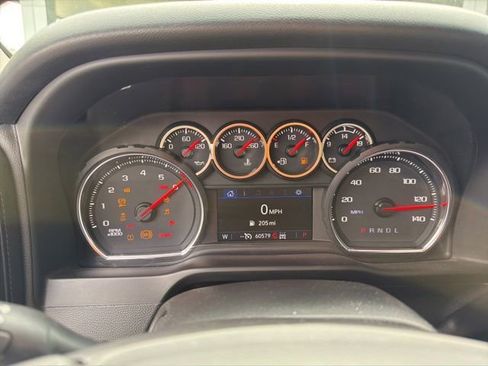 Used 2022 Chevrolet Silverado 1500 LT Trail Boss w/ Convenience Package II AWD/4WD image 21