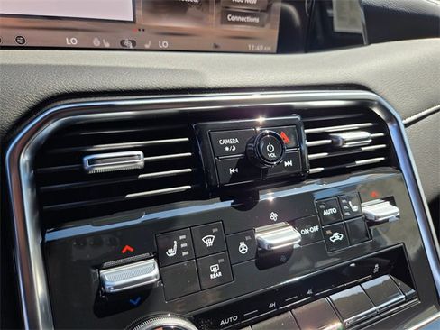 New 2025 Nissan Armada SL w/ Captain's Chari Seat Package image 18